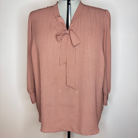 Adrianna Papell Tie Front Geo Print Blouse - Picture 1 of 6